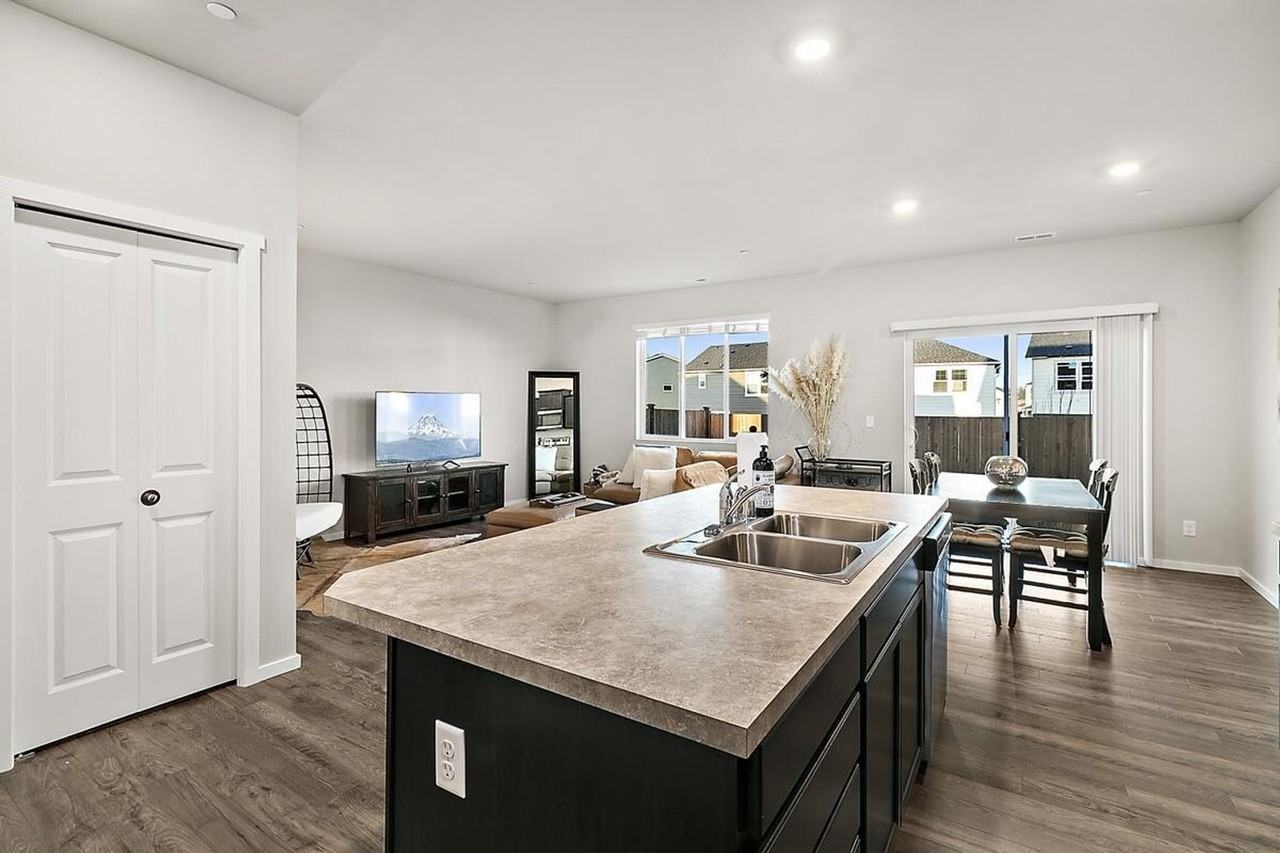 10816 185th St E #1365866P - Photo 5 of 28