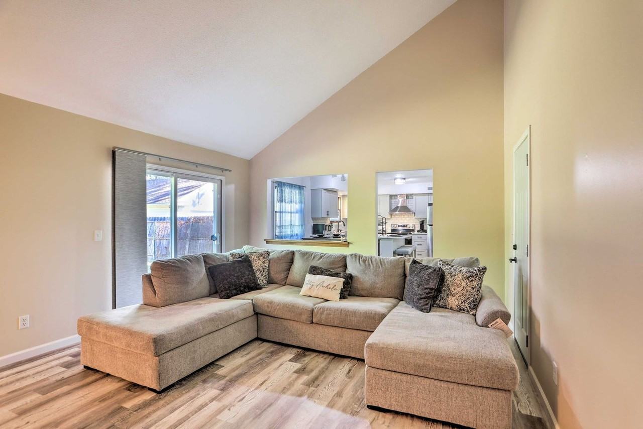 6834 Woodmeadow Dr #1287554P - Photo 3 of 25