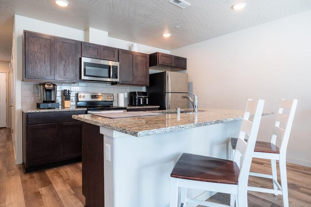 5706 West 1st Place #1324034P - Photo 3 of 39