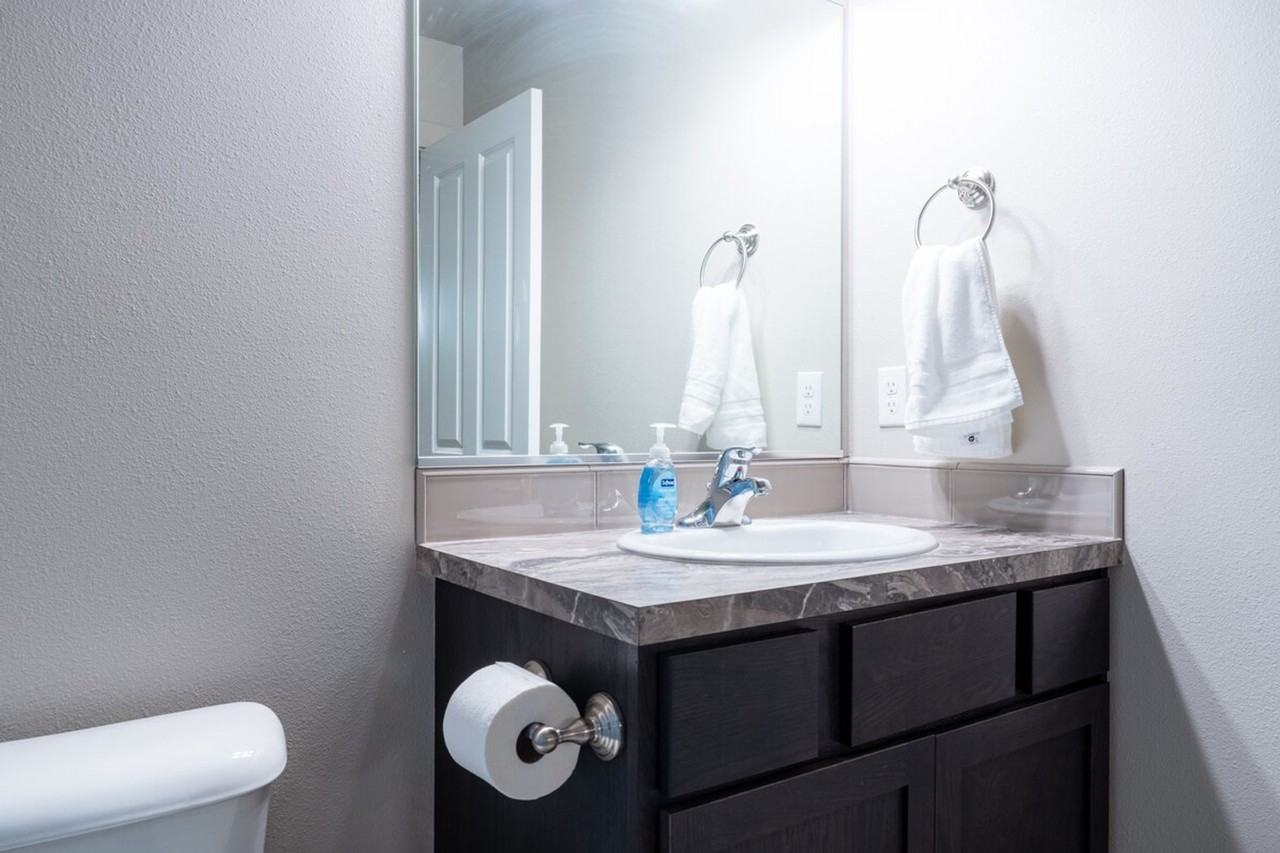 5706 West 1st Place #1324034P - Photo 5 of 39