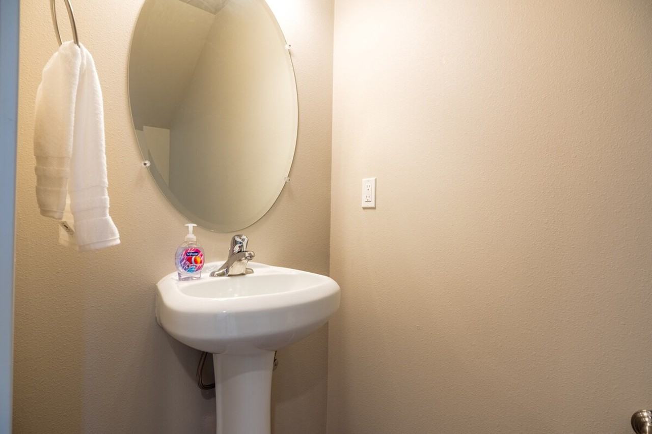 5706 West 1st Place #1324034P - Photo 7 of 39