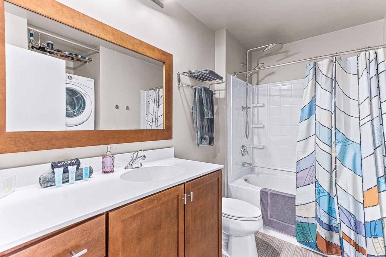 201 S 1st St #1364138P - Photo 5 of 20