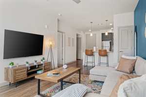 featured image of 711 West Broadway Road