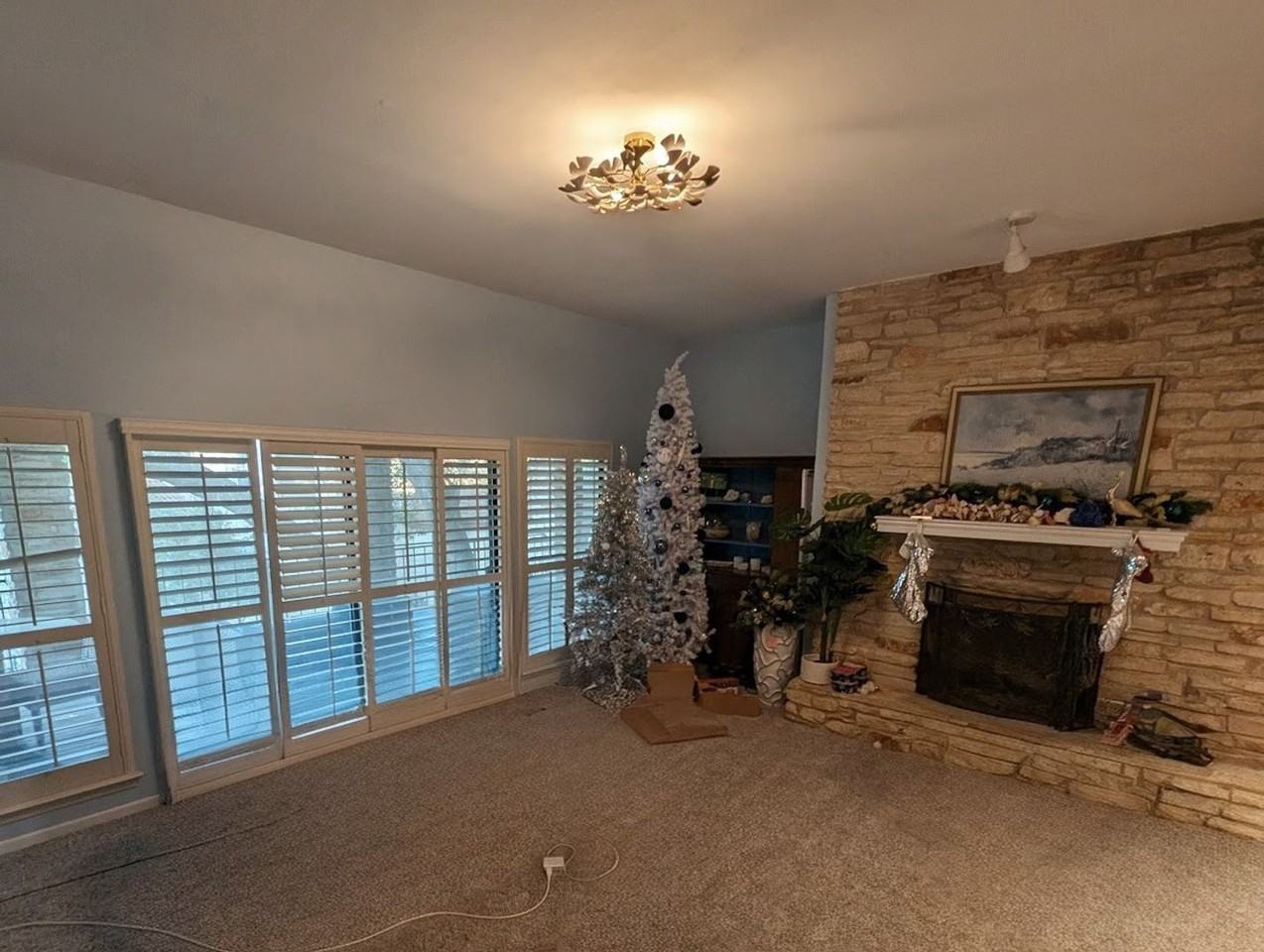 208 Crescent Bluff - Photo 5 of 21