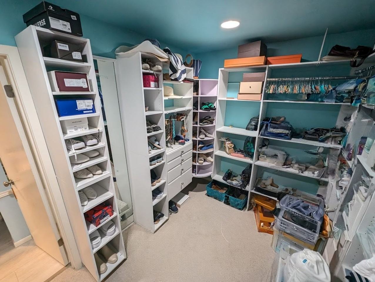 208 Crescent Bluff - Photo 7 of 21