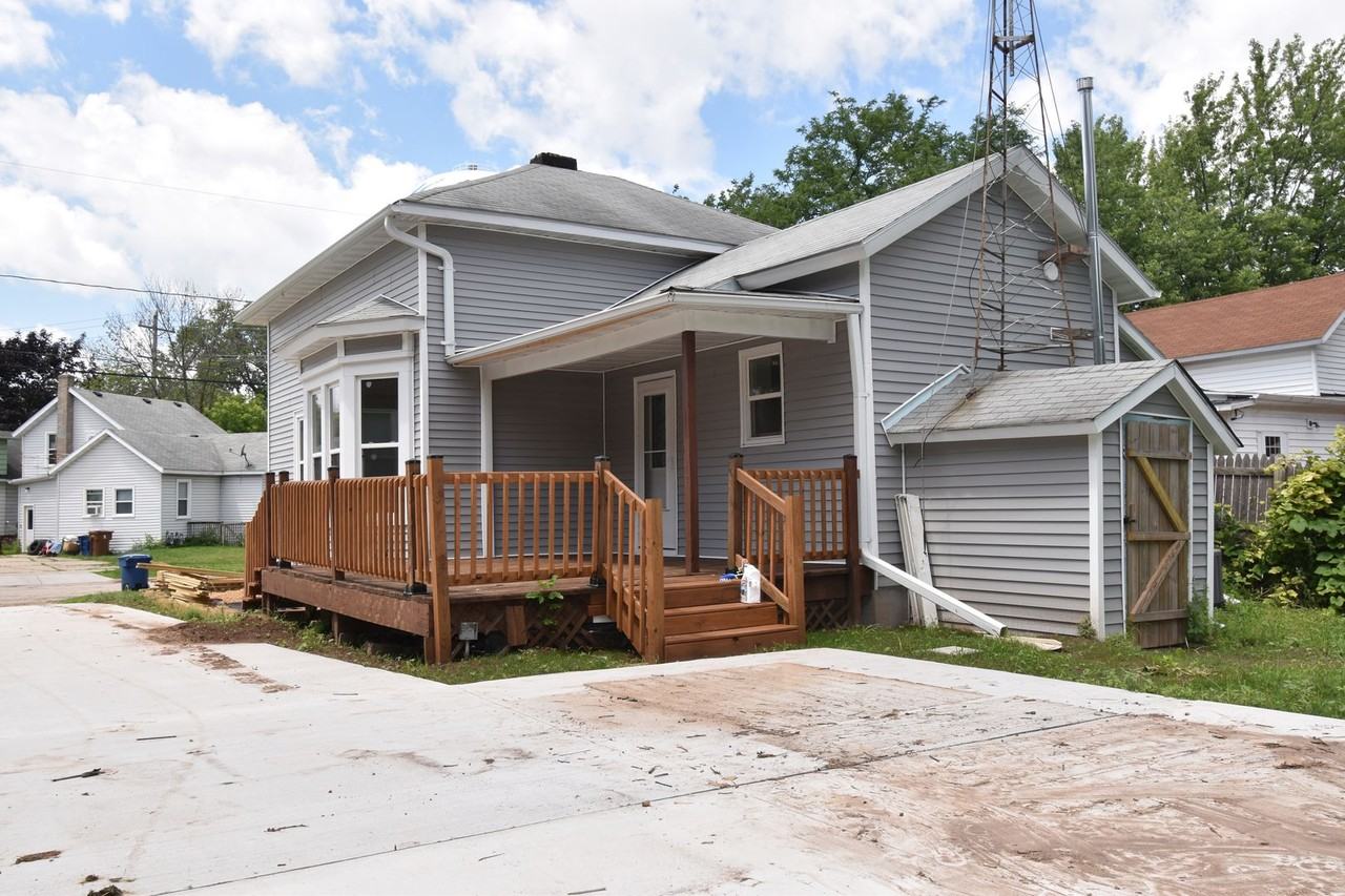 398 Walnut Street - Photo 2 of 15