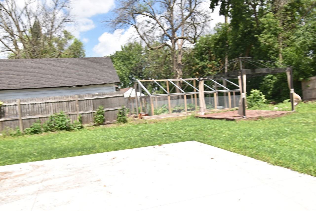 398 Walnut Street - Photo 3 of 15