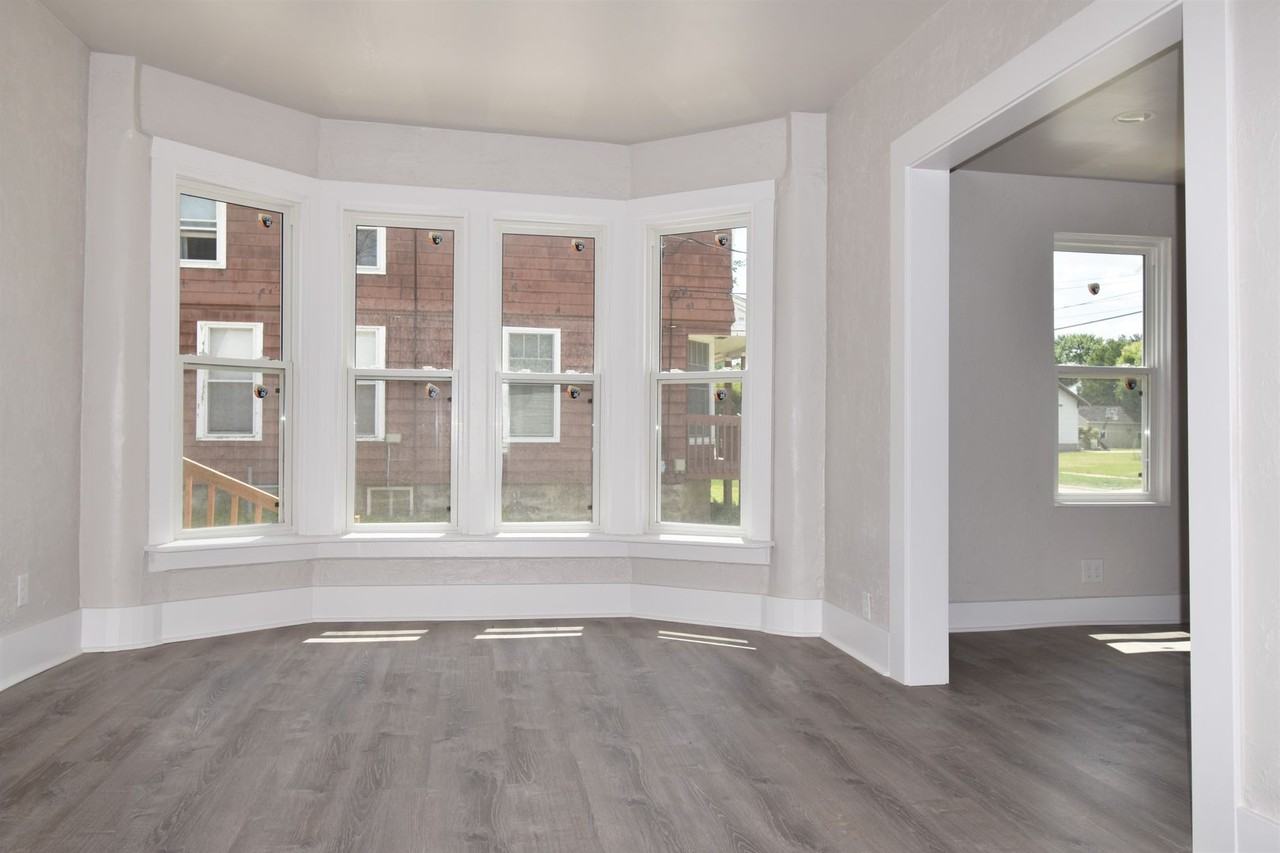 398 Walnut Street - Photo 4 of 15