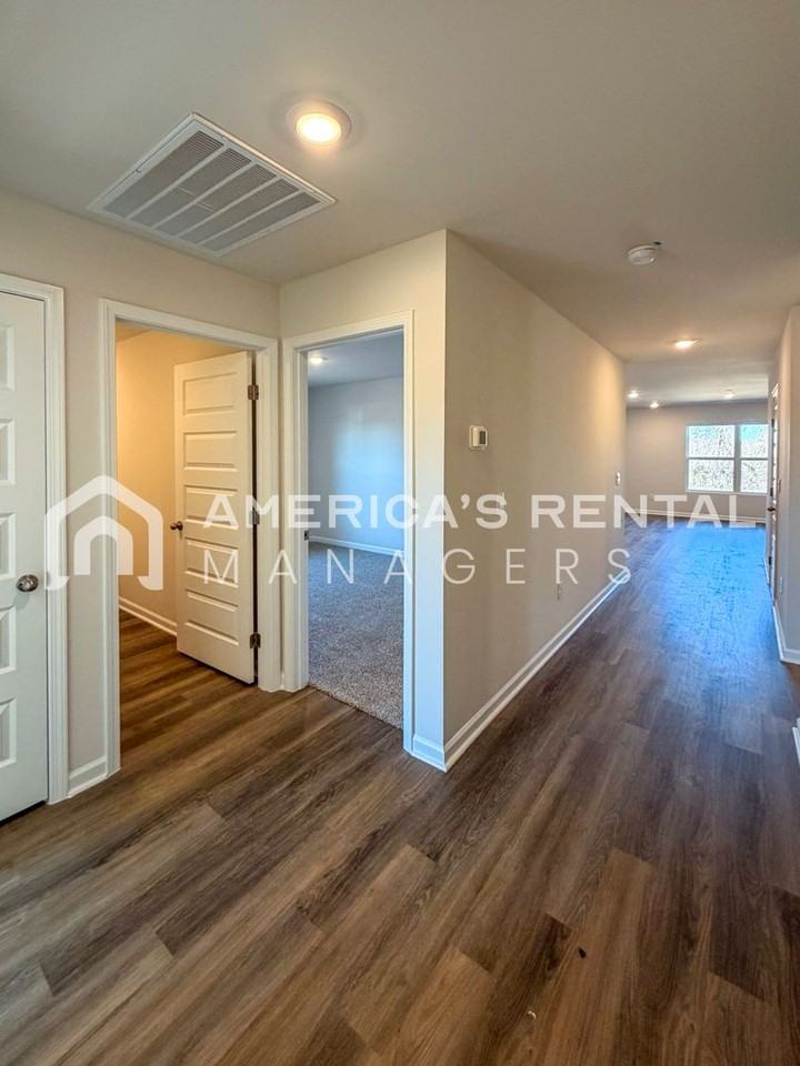 396 Jackson Point Circle #B - Photo 5 of 37