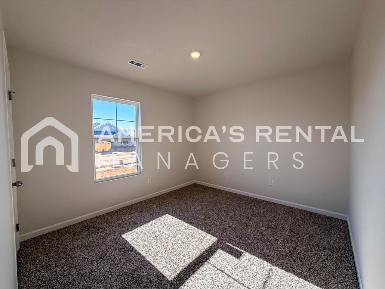 396 Jackson Point Circle #B - Photo 6 of 37