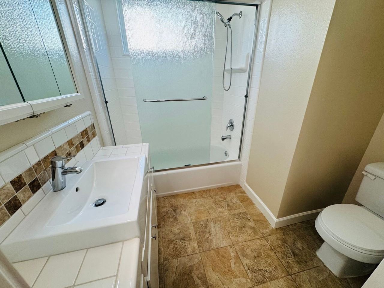 393 Rowland Avenue - Photo 7 of 10