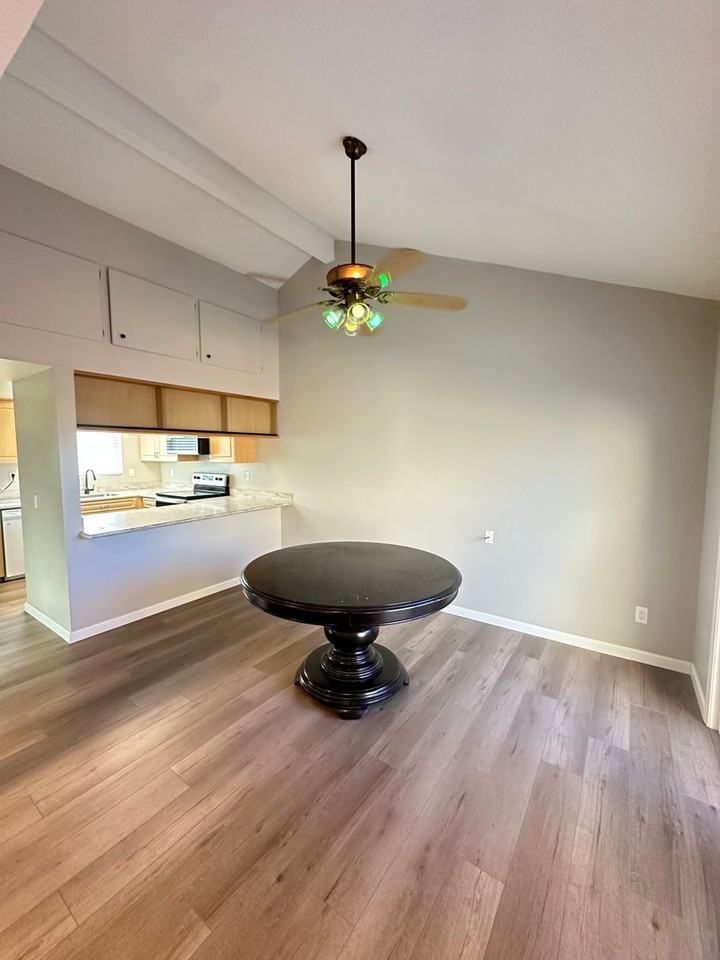 313 Lucy Lane - Photo 3 of 25