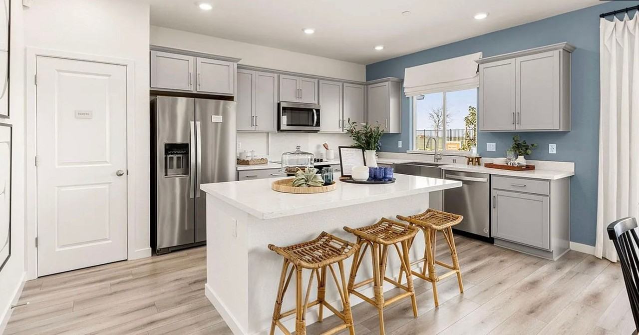 7016 Vail Ranch Rd - Photo 3 of 26