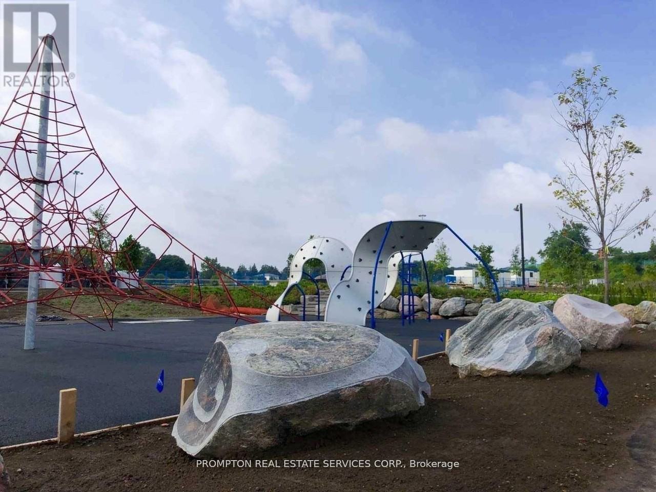 115 McMahon Drive #1611 - Photo 3 of 30