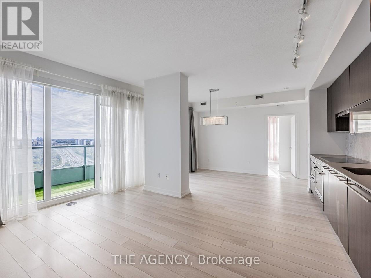 117 McMahon Drive #3702 - Photo 3 of 45