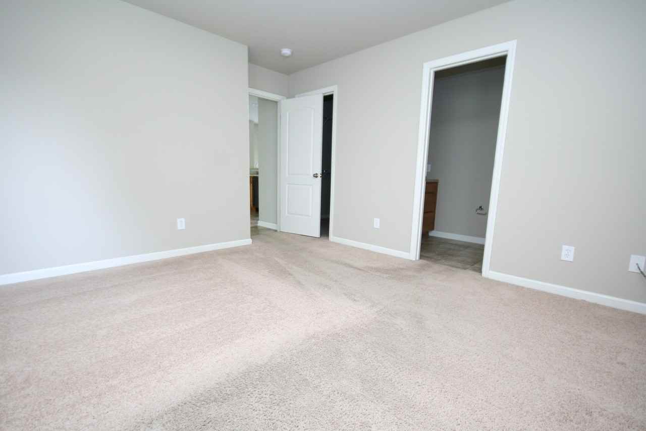 225 Bermuda Lakes Dr - Photo 6 of 16