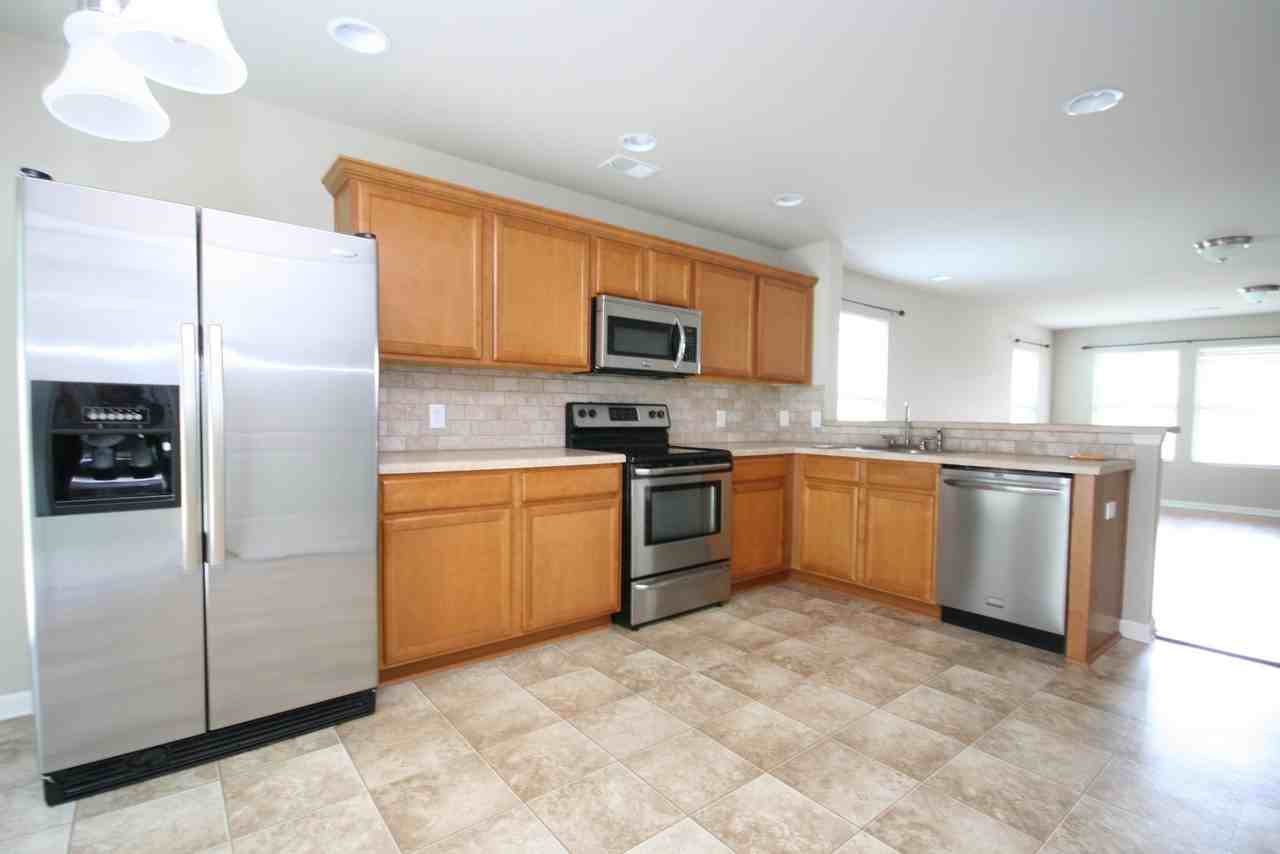 225 Bermuda Lakes Dr - Photo 7 of 16