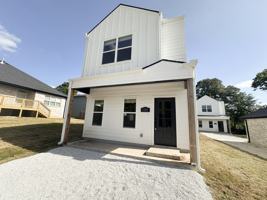 featured image of 1703 W Holly St