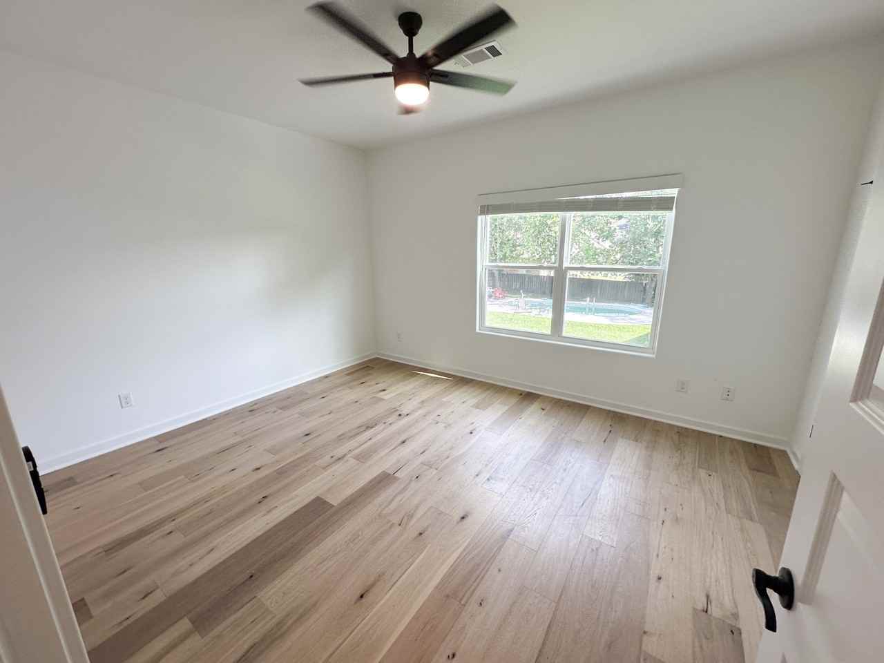 1703 W Holly St - Photo 4 of 16