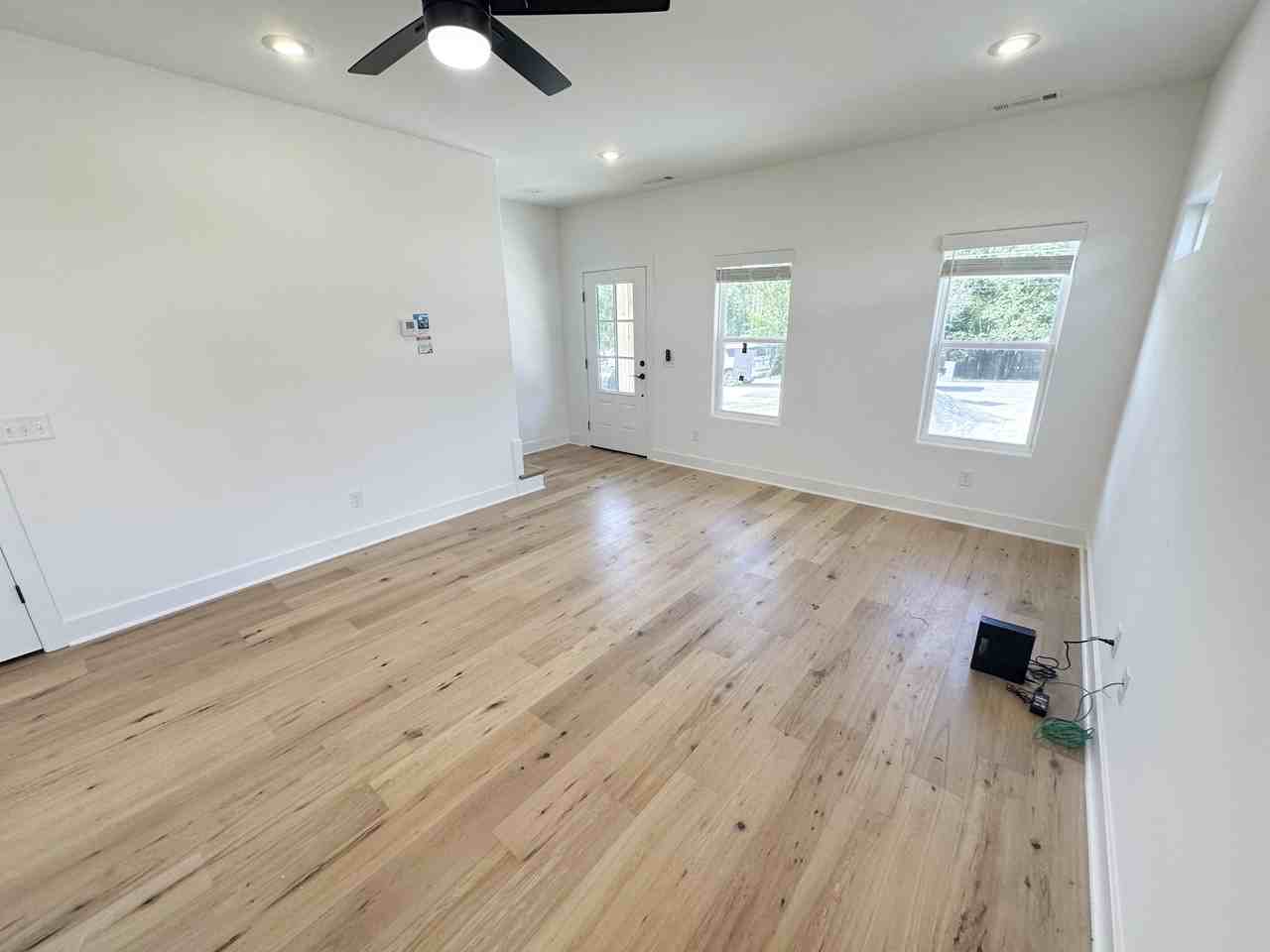 1703 W Holly St - Photo 6 of 16