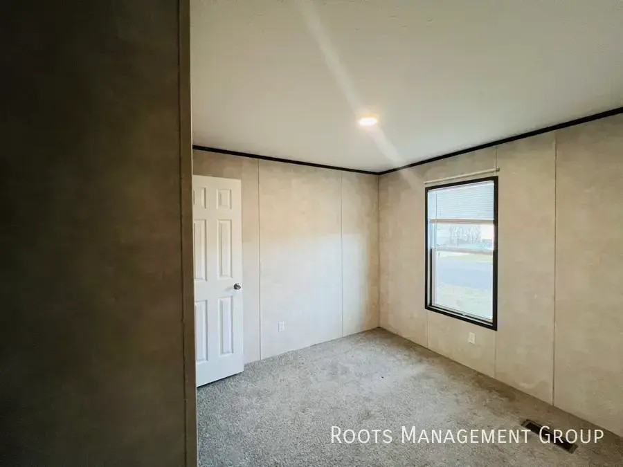 2300 E Philip Ave Trlr 53c #53C - Photo 5 of 9