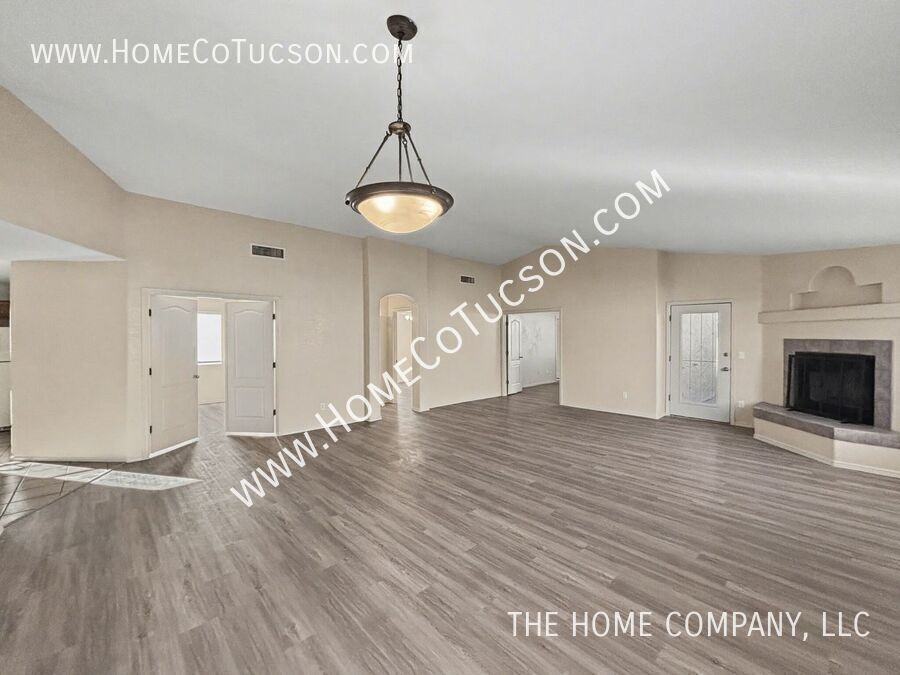 2314 W Silvergate Pl - Photo 5 of 36