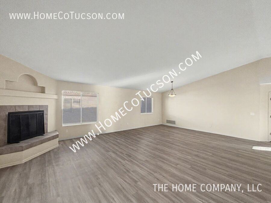 2314 W Silvergate Pl - Photo 7 of 36