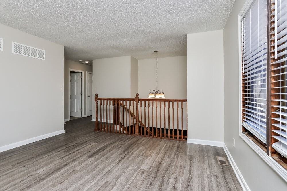 1253 Advance Dr - Photo 4 of 24