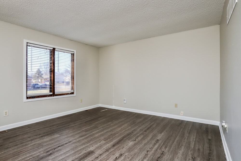 1253 Advance Dr - Photo 5 of 24