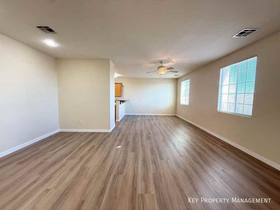 4074 Sparrow Rock Street - Photo 3 of 29