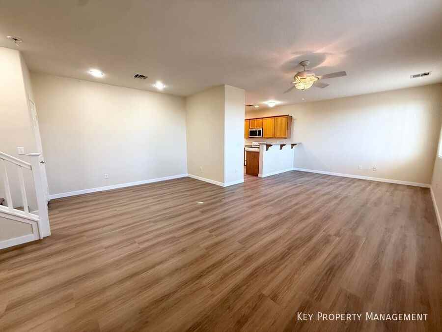 4074 Sparrow Rock Street - Photo 4 of 29