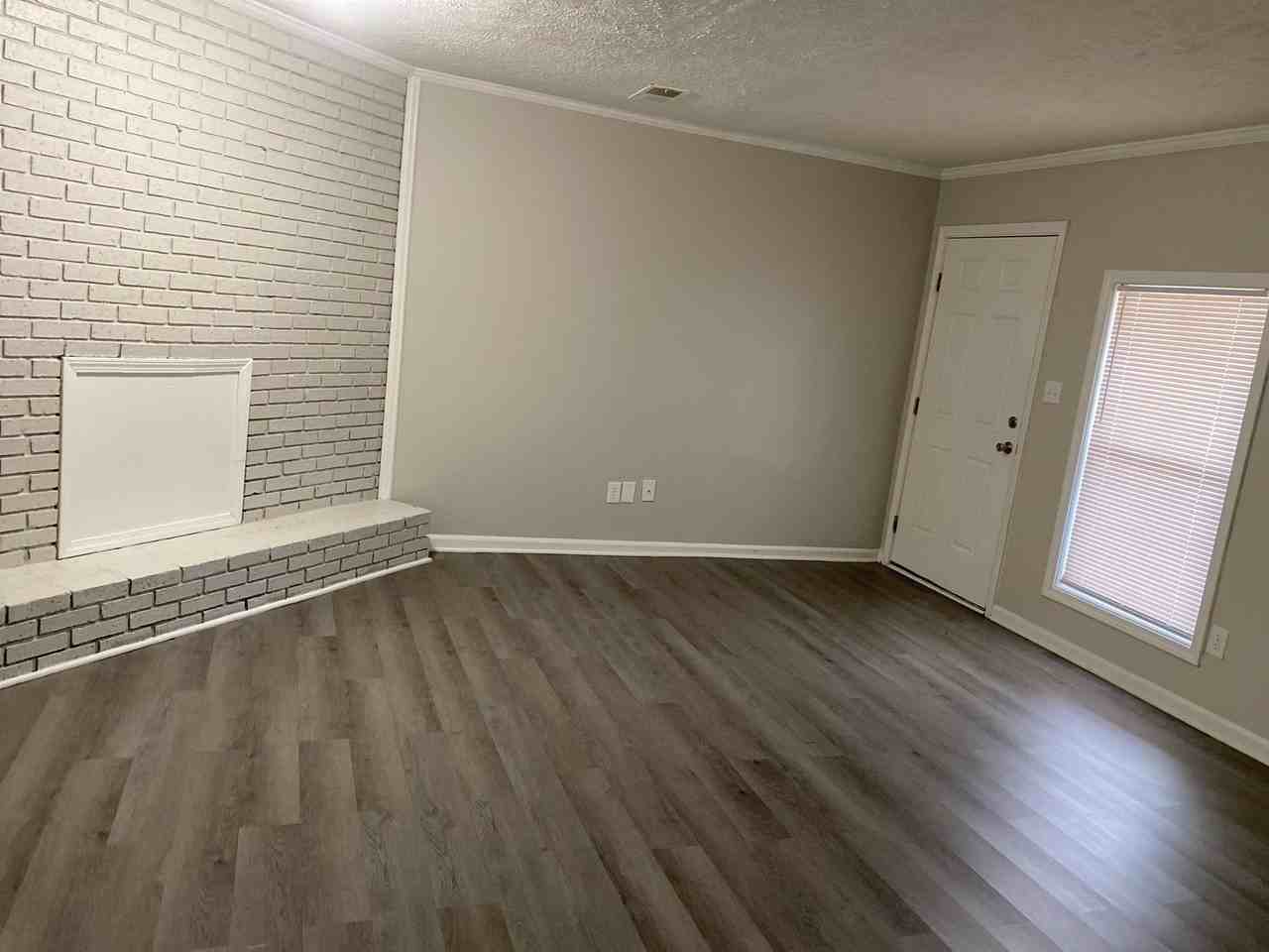 54 Camelot Cove - Photo 7 of 8