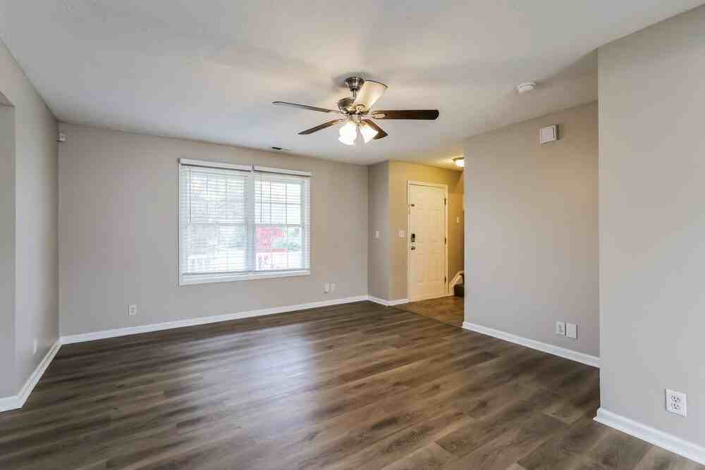 6220 Maravian Dr - Photo 5 of 17