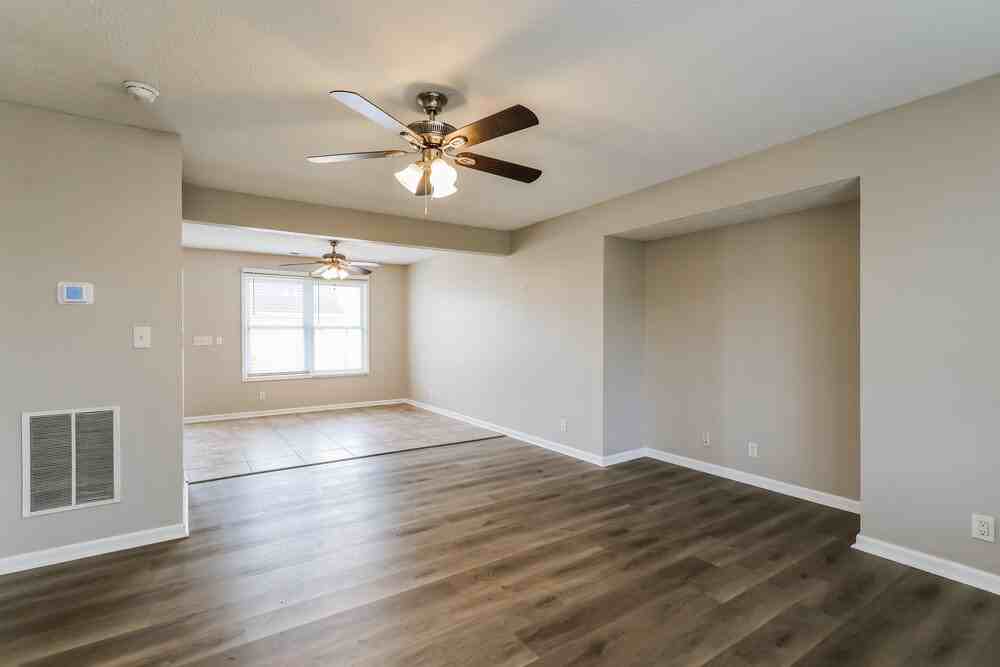 6220 Maravian Dr - Photo 6 of 17