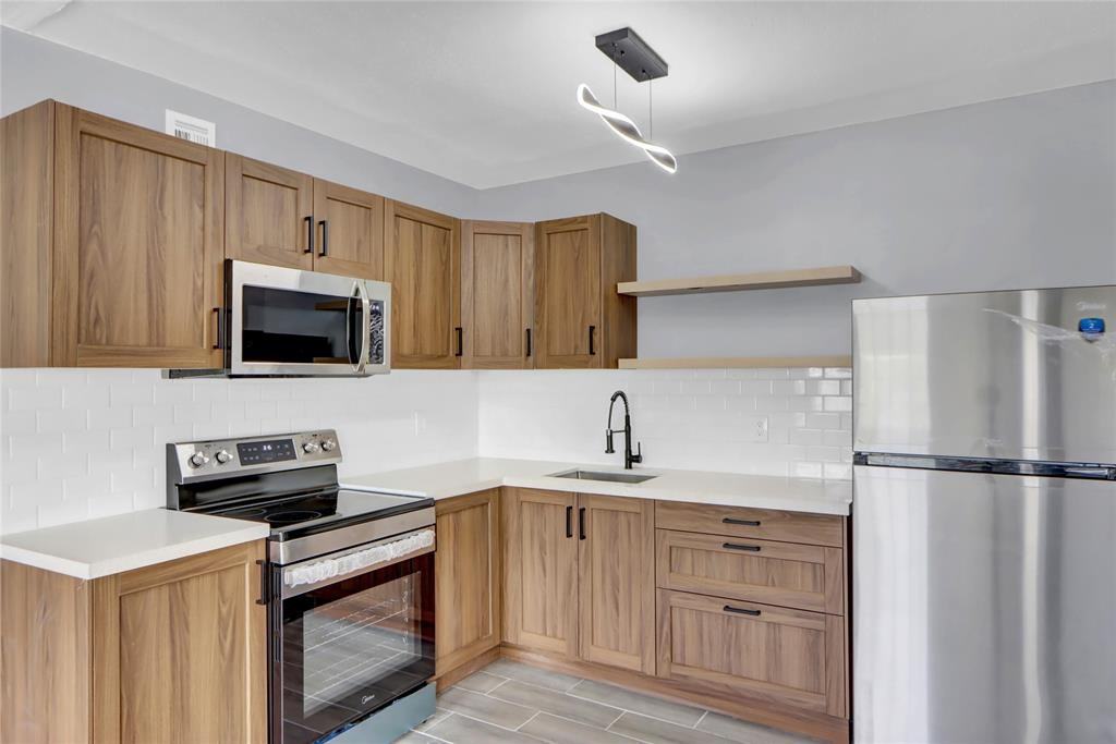 260 Nw 19th St #260-1 - Photo 3 of 14