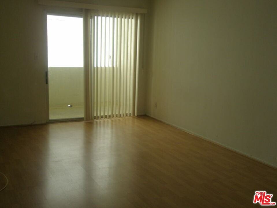 1166 Amherst Avenue #1166-6 - Photo 3 of 6