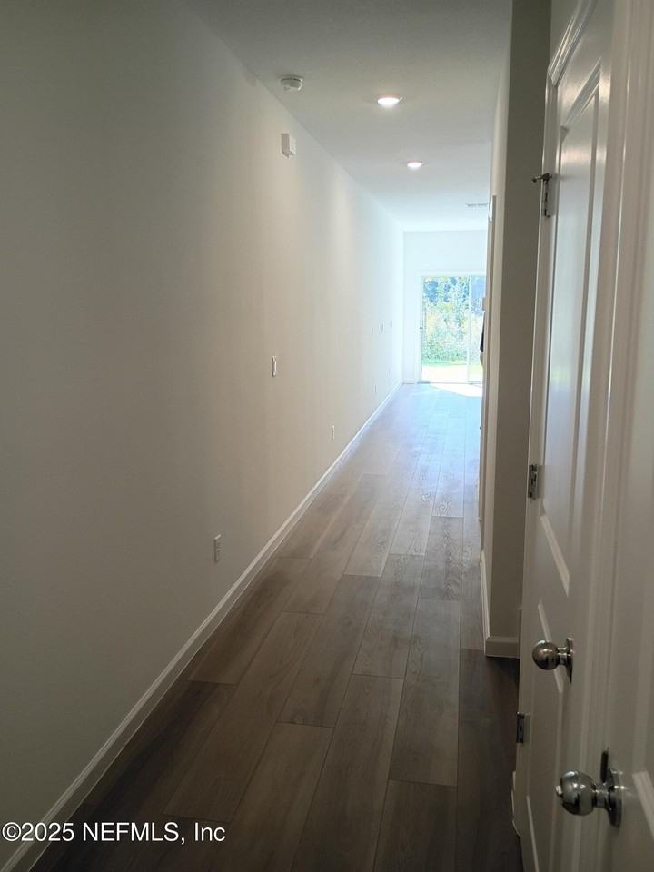 555 Holly Lakes Dr #555 - Photo 2 of 7