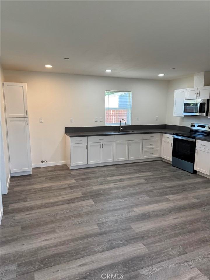 1702 Kippy Drive #1702 - Photo 3 of 24