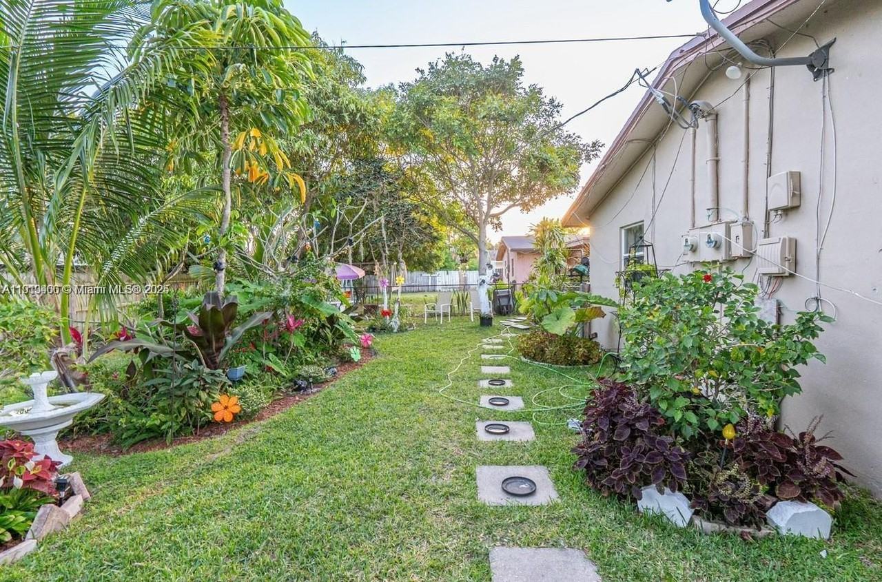 324 Northeast 44th Street #324-324 - Photo 2 of 4