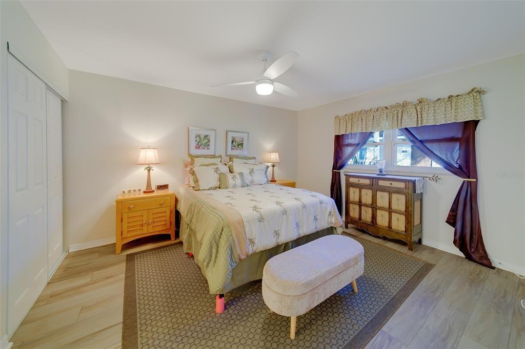 13827 Mission Oaks Boulevard #13827 - Photo 7 of 50