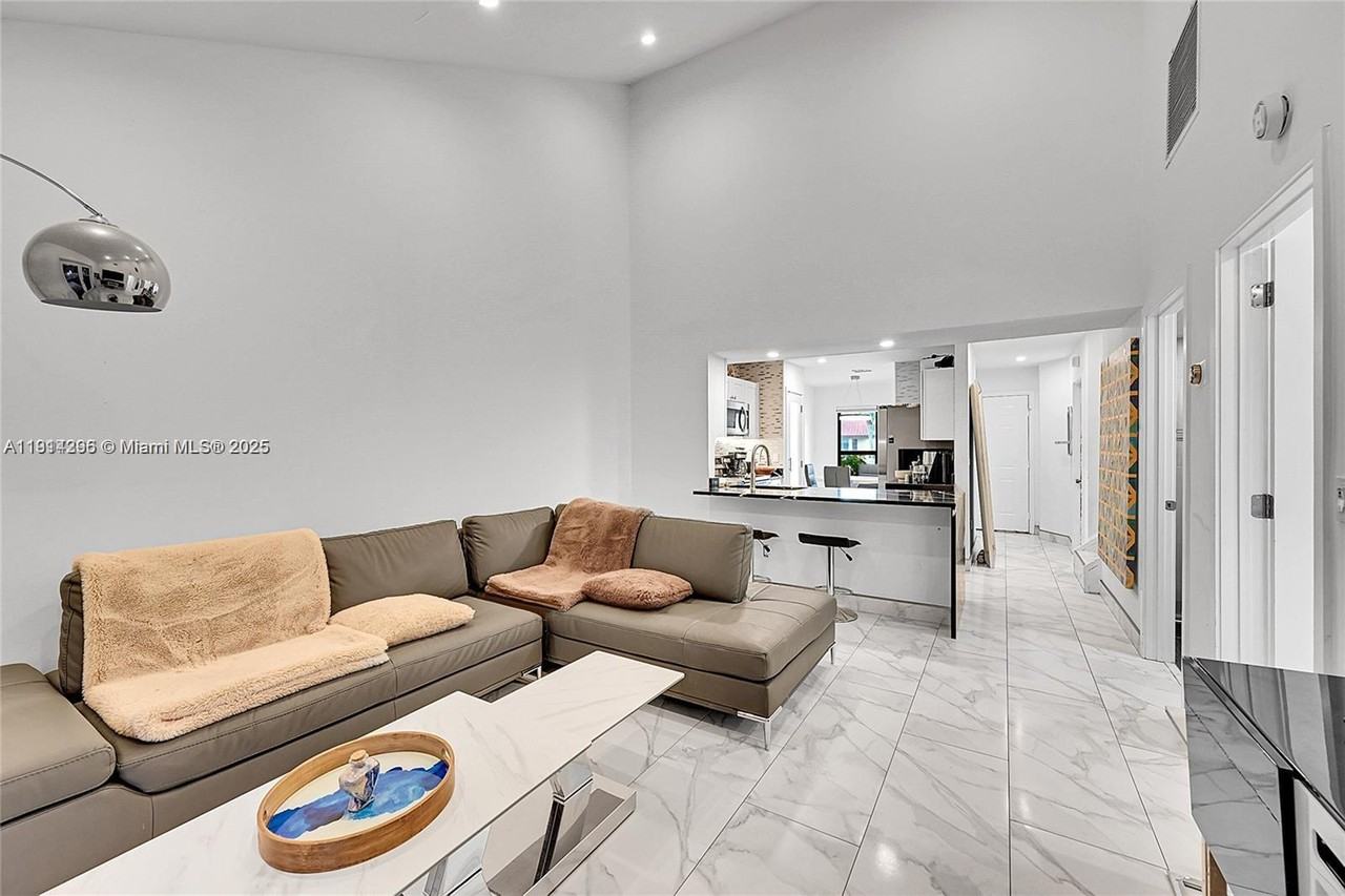 18578 Woodstream Drive #18578 - Photo 5 of 43