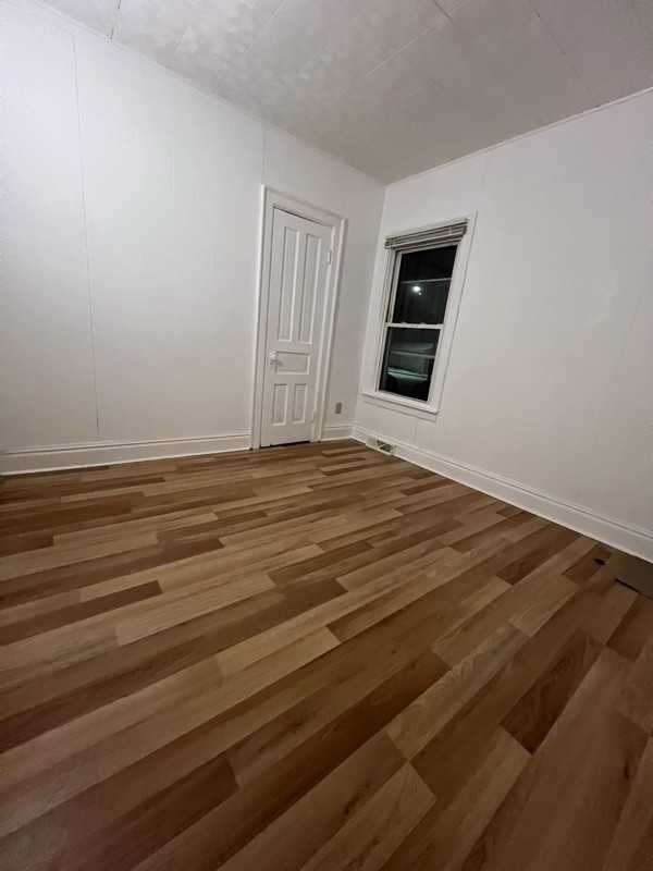 699 Oliver Street - Photo 6 of 9