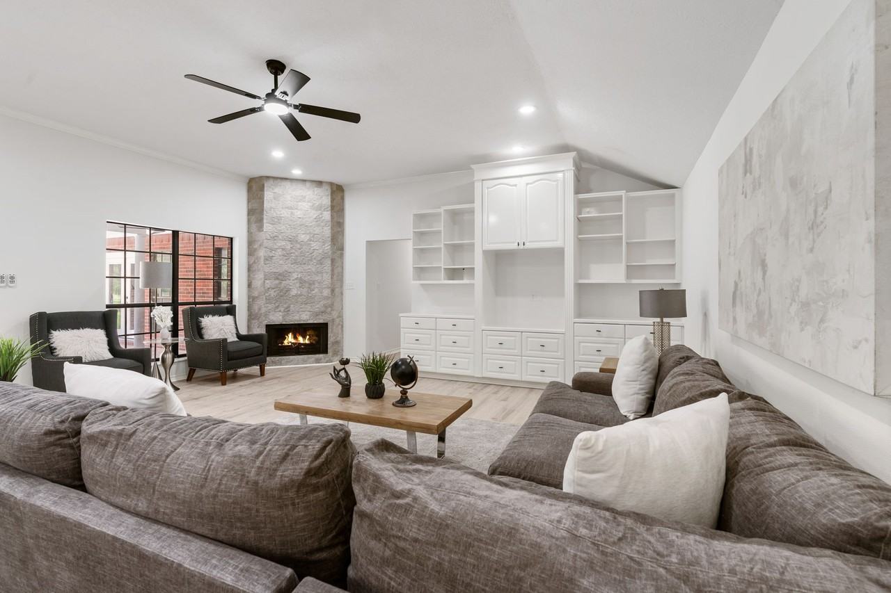 10 Autumn Oaks Drive #10 - Photo 2 of 38