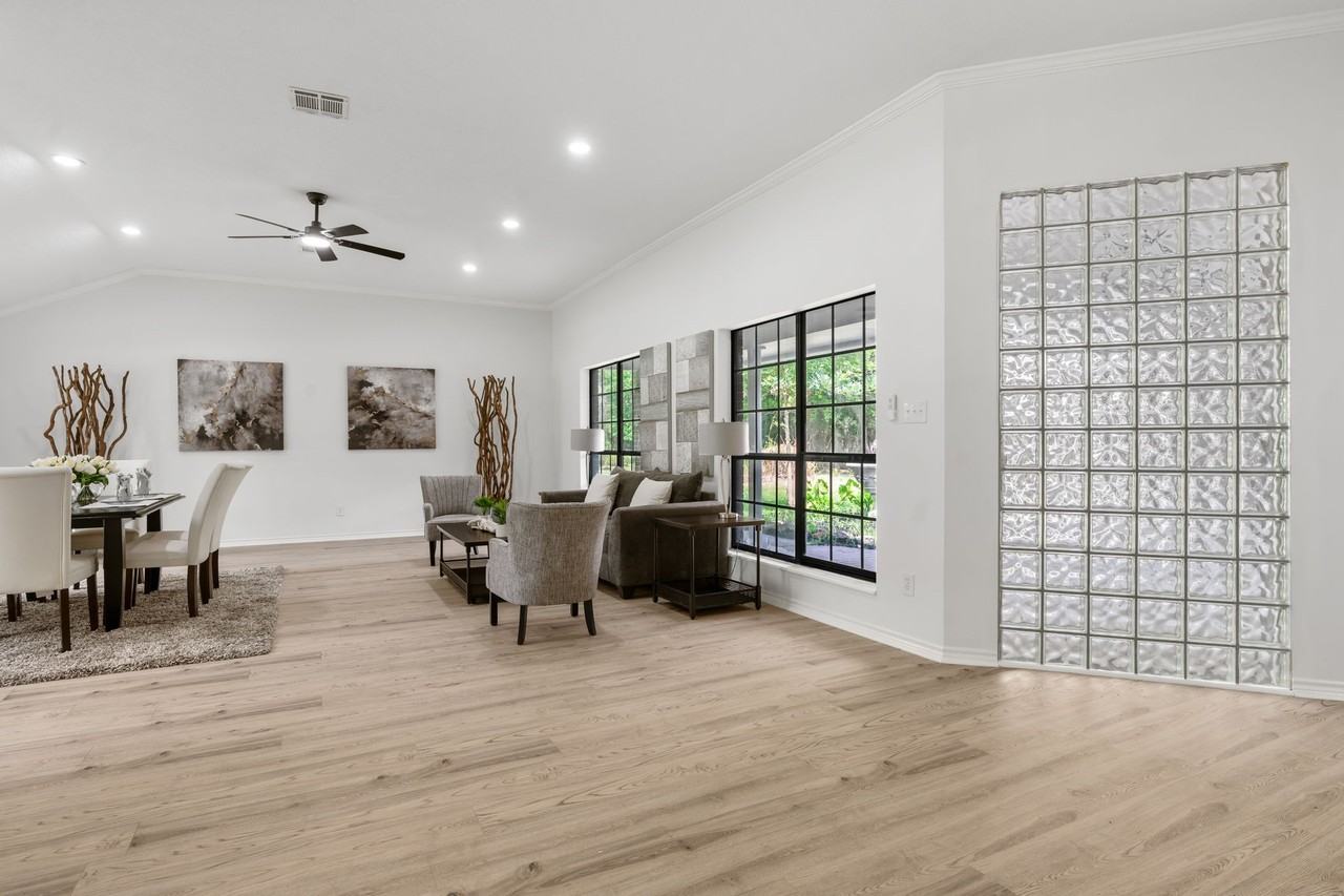 10 Autumn Oaks Drive #10 - Photo 6 of 38