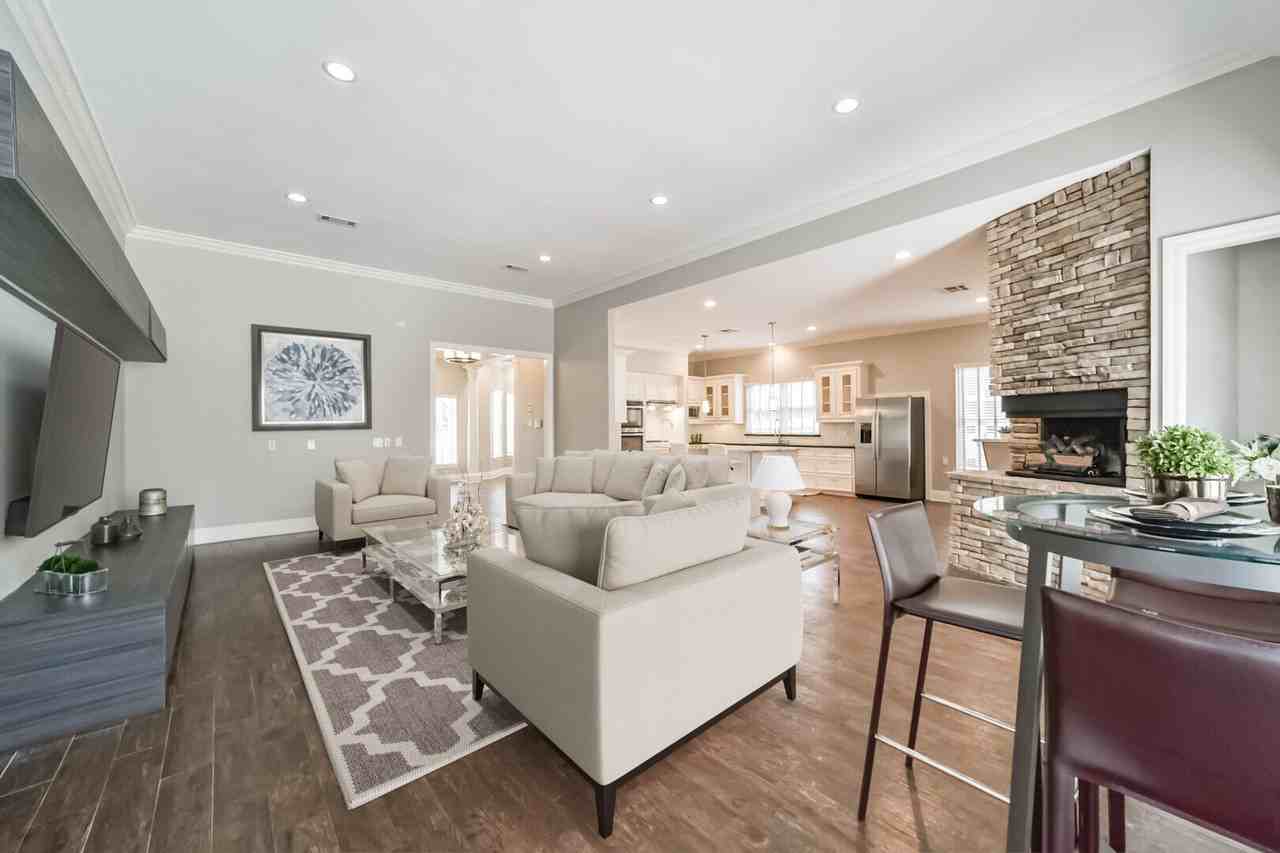 9660 Fairdale Lane #9660 - Photo 4 of 41