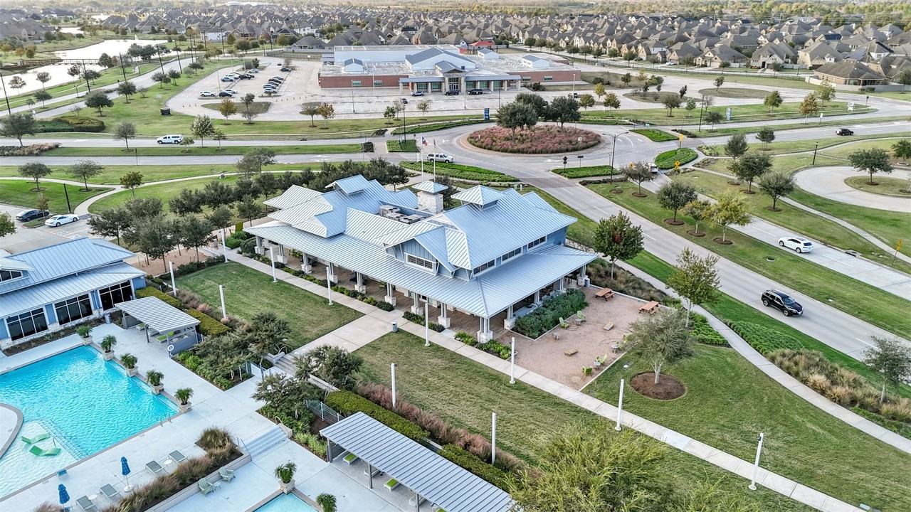 Manvel Parkway #5511 - Photo 3 of 43