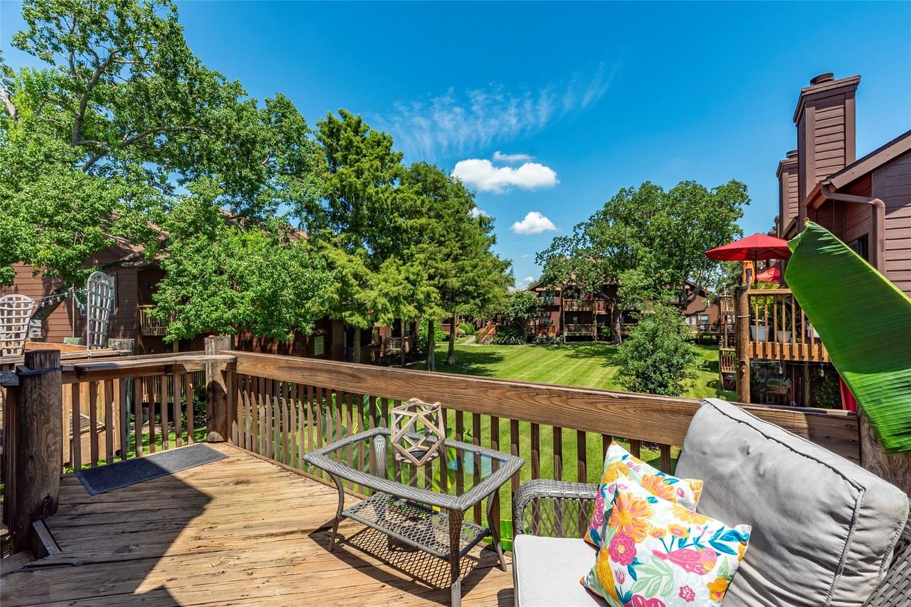 723 Davis Road #723 - Photo 5 of 43