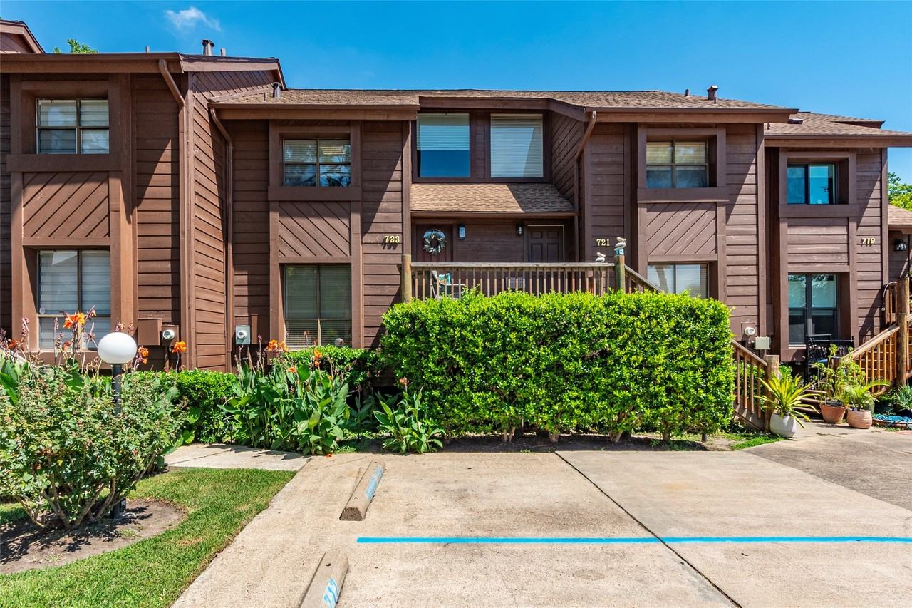 723 Davis Road #723 - Photo 6 of 43