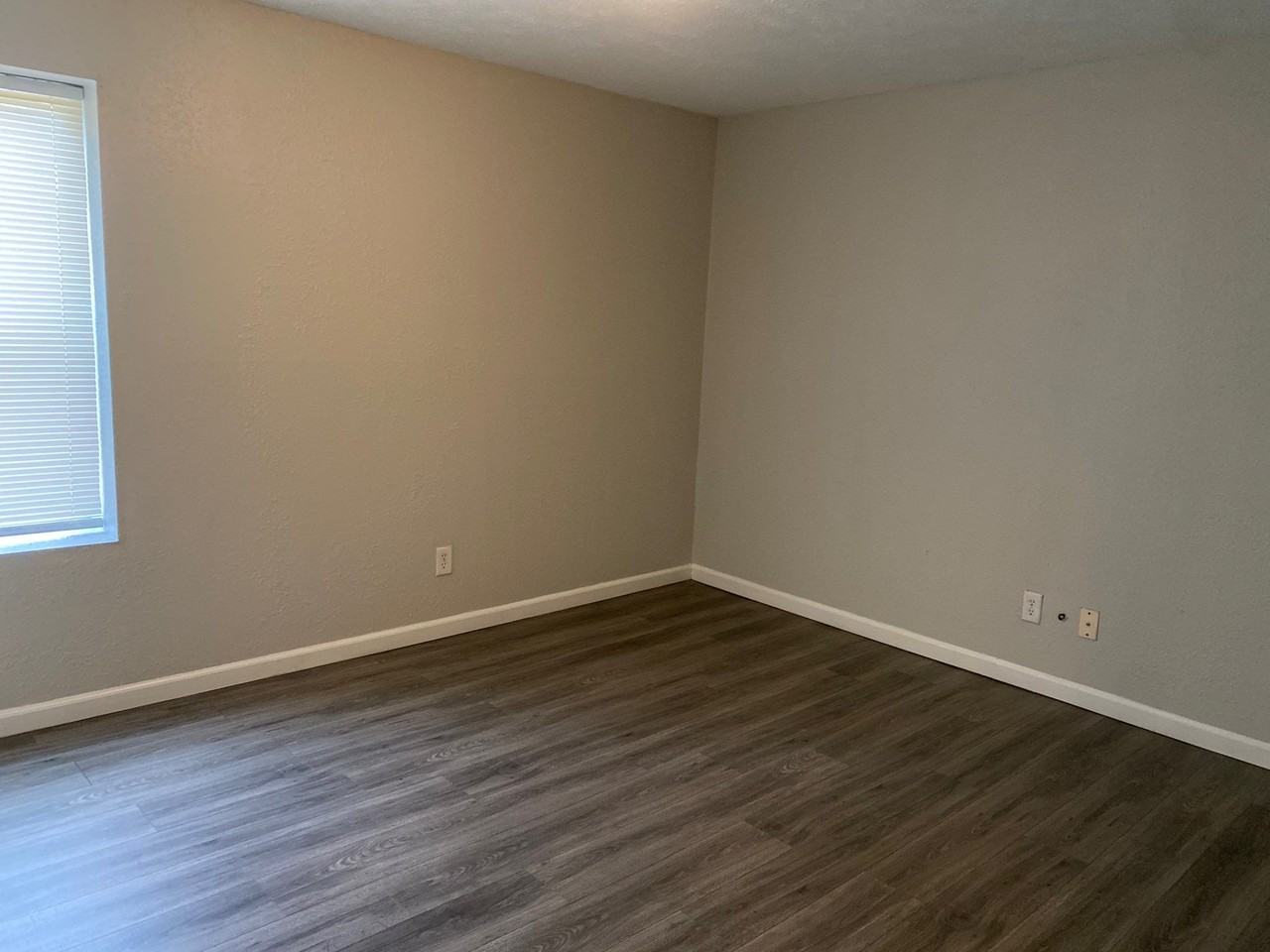 29 Camelot Cove #4 - Photo 6 of 8