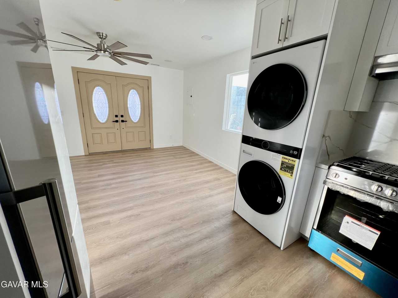 1133 Geraldine Avenue #1133B - Photo 2 of 29